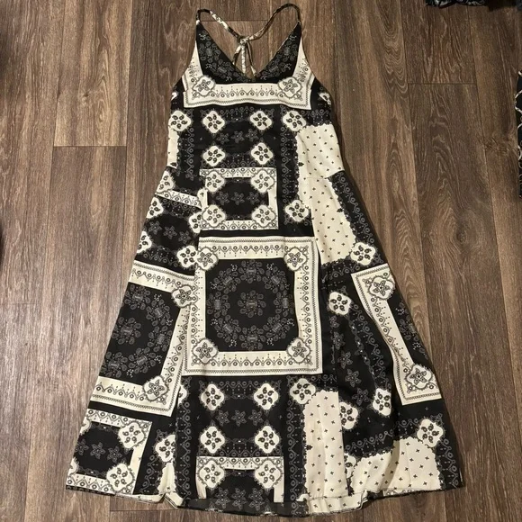 NWOT TOPSHOP black & white paisley midi faux satin dress - Picture 2 of 8